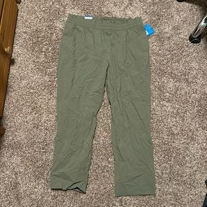 Size Large Columbia olive green pants